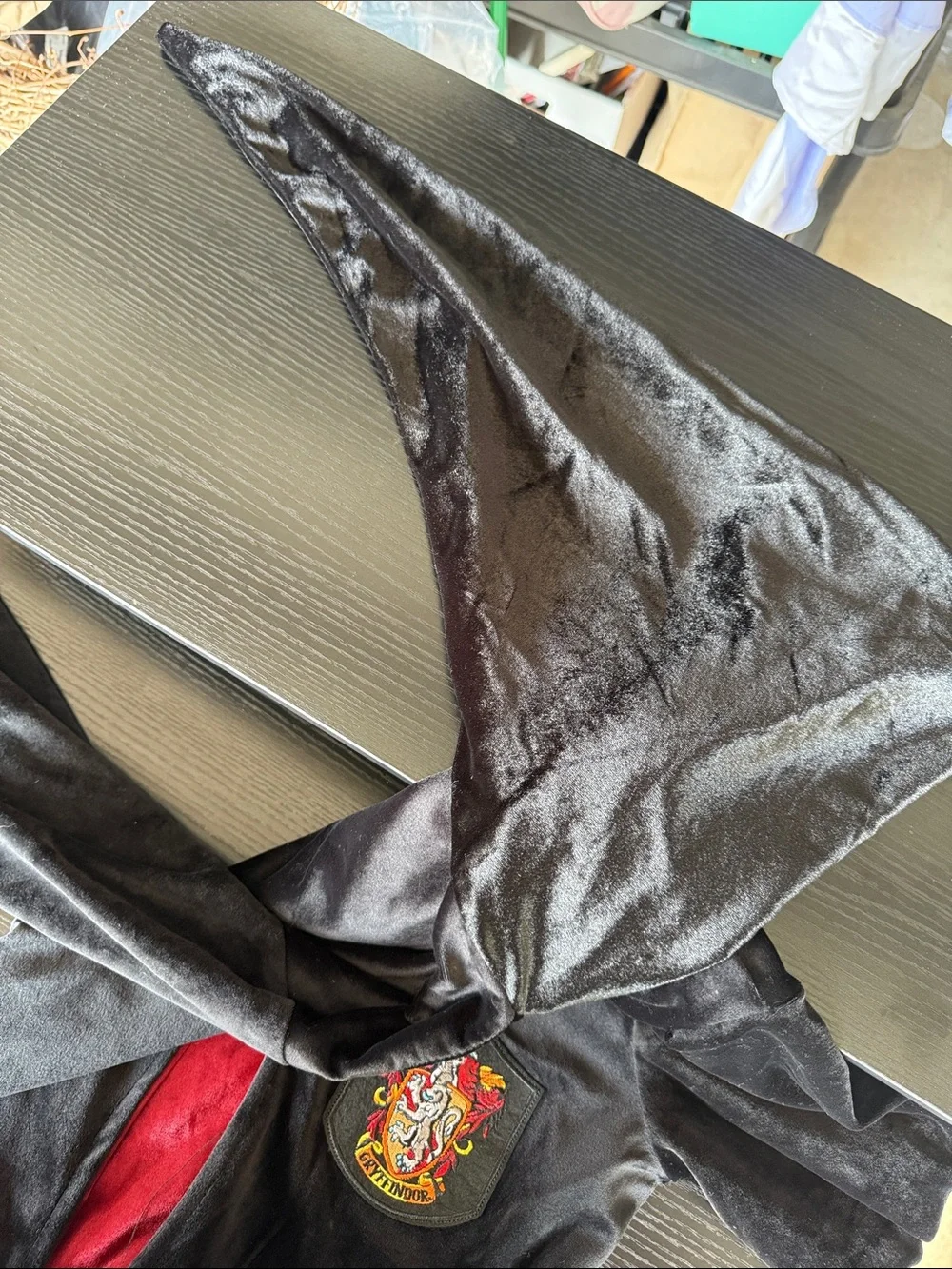 Warner Bros. Kids Black Gryffindor Robe Costume with Red Accent SIZE LARGE